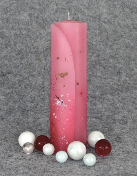 rosarote Stumpenkerze von Hand gefertigt